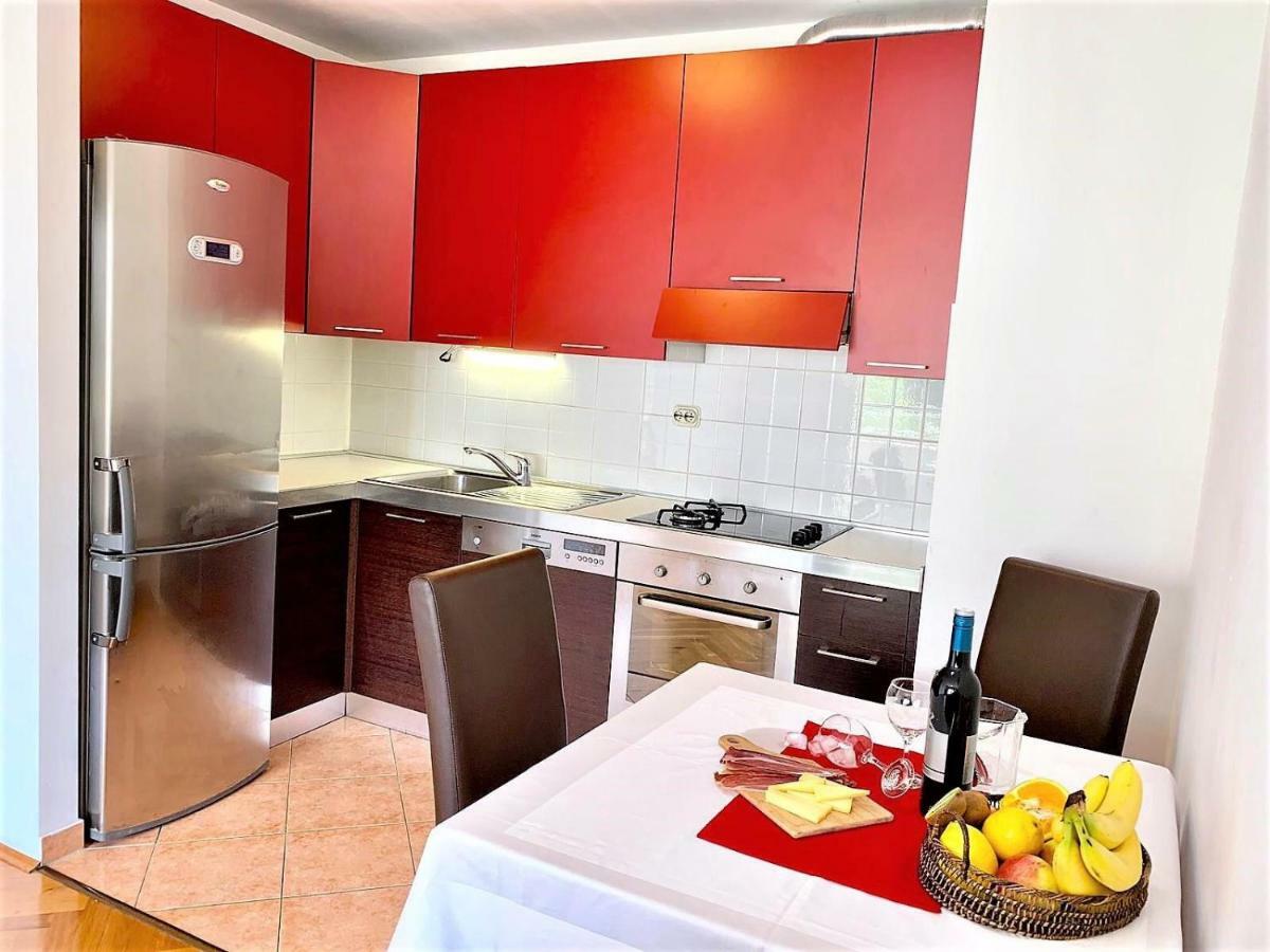 Sea Star Appartement Split Buitenkant foto